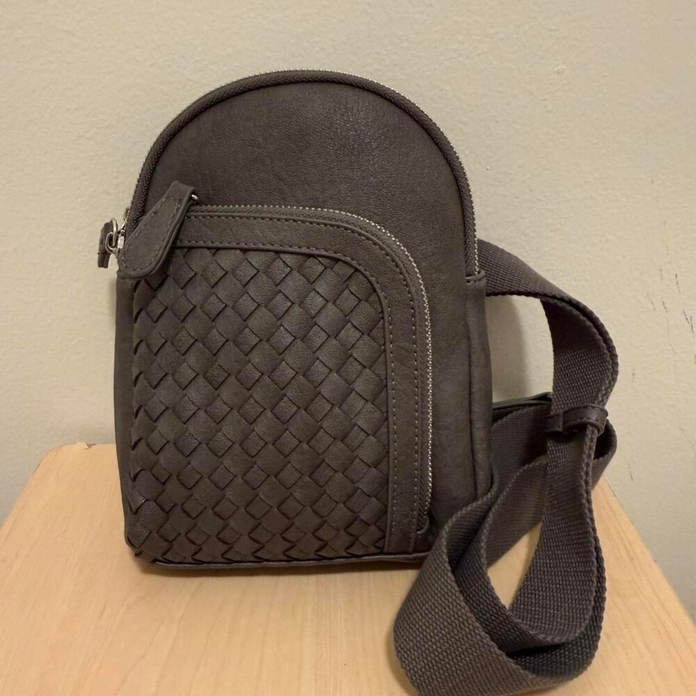 This Womens Faux Leather Woven Bucket 53 C 5